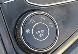 2021 Volkswagen Tiguan - Image 36