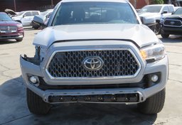 2019 Toyota Tacoma 4WD - Image 11