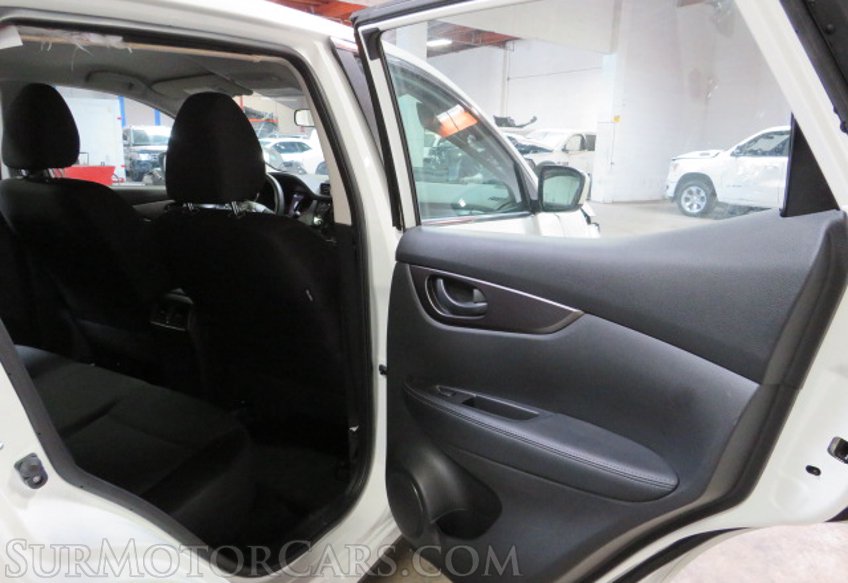 2020 Nissan Rogue Sport - Image 26