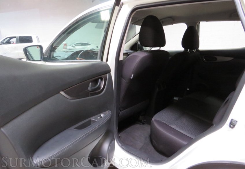 2020 Nissan Rogue Sport - Image 24