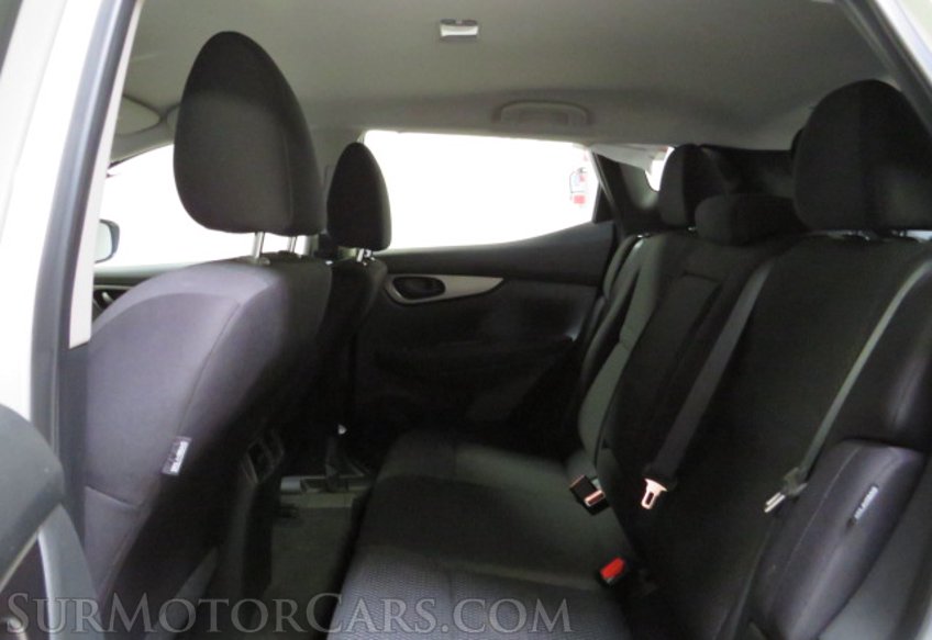 2020 Nissan Rogue Sport - Image 32