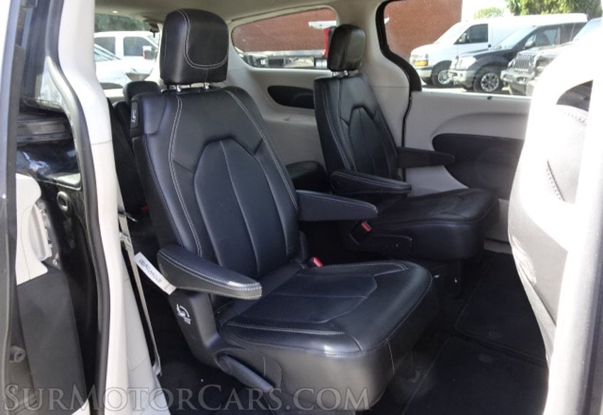 2020 Chrysler Voyager - Image 30