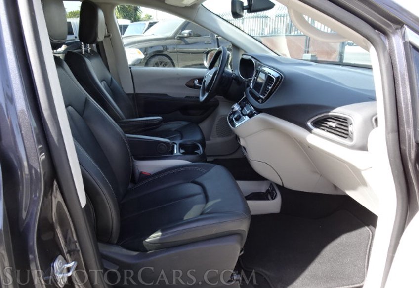 2020 Chrysler Voyager - Image 28