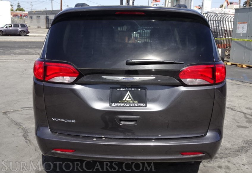 2020 Chrysler Voyager - Image 10