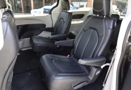 2020 Chrysler Voyager - Image 29