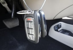 2020 Chrysler Voyager - Image 40