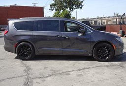 2020 Chrysler Voyager - Image 11