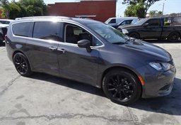 2020 Chrysler Voyager - Image 1