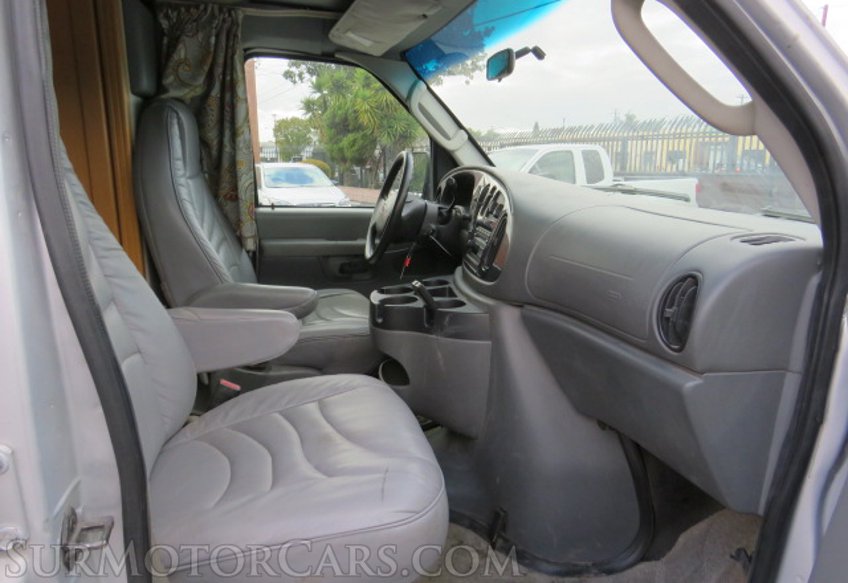 2008 Ford Econoline Cargo Van - Image 21