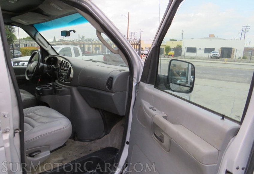 2008 Ford Econoline Cargo Van - Image 18