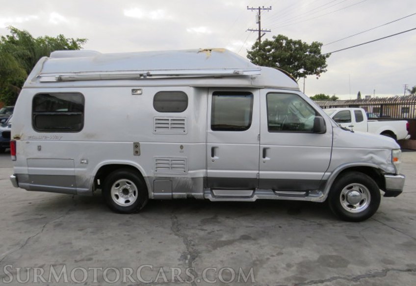 2008 Ford Econoline Cargo Van - Image 5