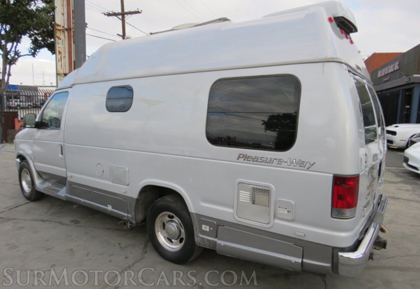 2008 Ford Econoline Cargo Van - Image 10