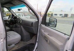 2008 Ford Econoline Cargo Van - Image 18