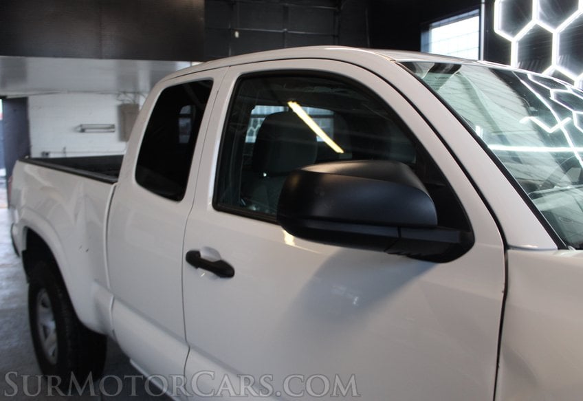 2023 Toyota Tacoma - Image 16