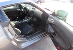 2015 Nissan 370Z - Image 15