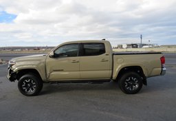 2017 Toyota Tacoma - Image 9