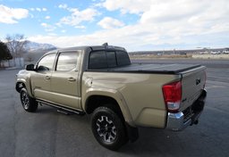 2017 Toyota Tacoma - Image 7