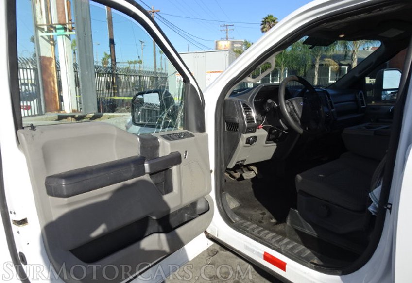2018 Ford Super Duty F-350 DRW - Image 21