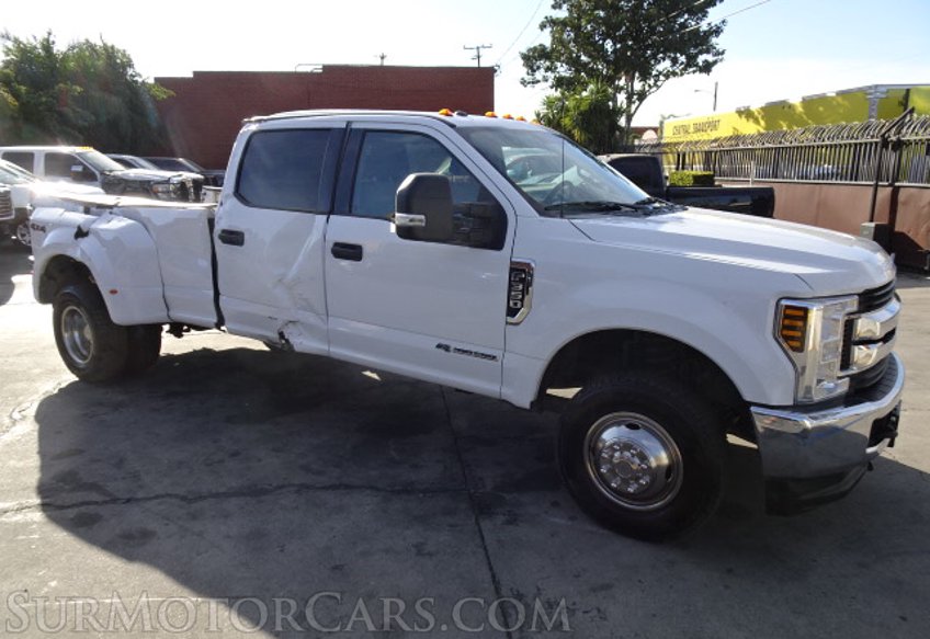 2018 Ford Super Duty F-350 DRW - Image 2