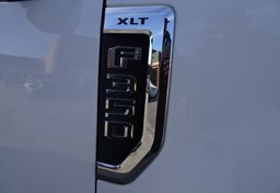2018 Ford Super Duty F-350 DRW - Image 17