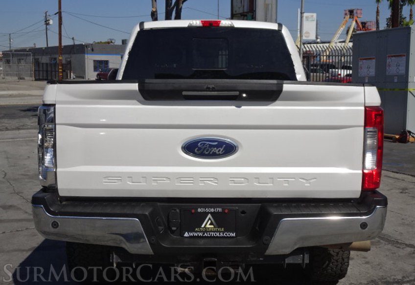 2017 Ford Super Duty F-350 SRW - Image 11
