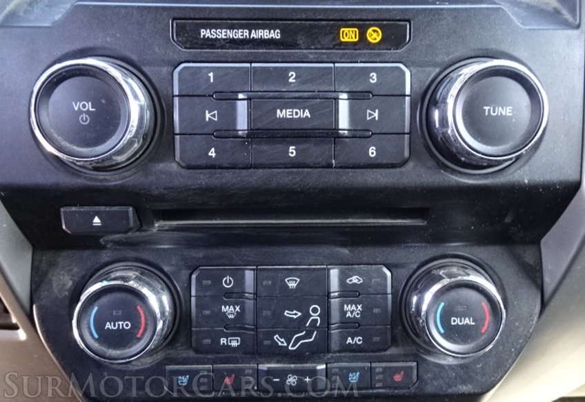 2017 Ford Super Duty F-350 SRW - Image 37