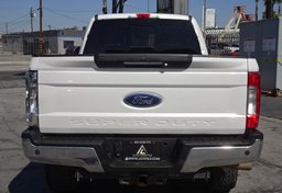 2017 Ford Super Duty F-350 SRW - Image 11