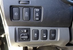 2011 Toyota Tacoma - Image 29