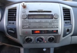 2011 Toyota Tacoma - Image 28