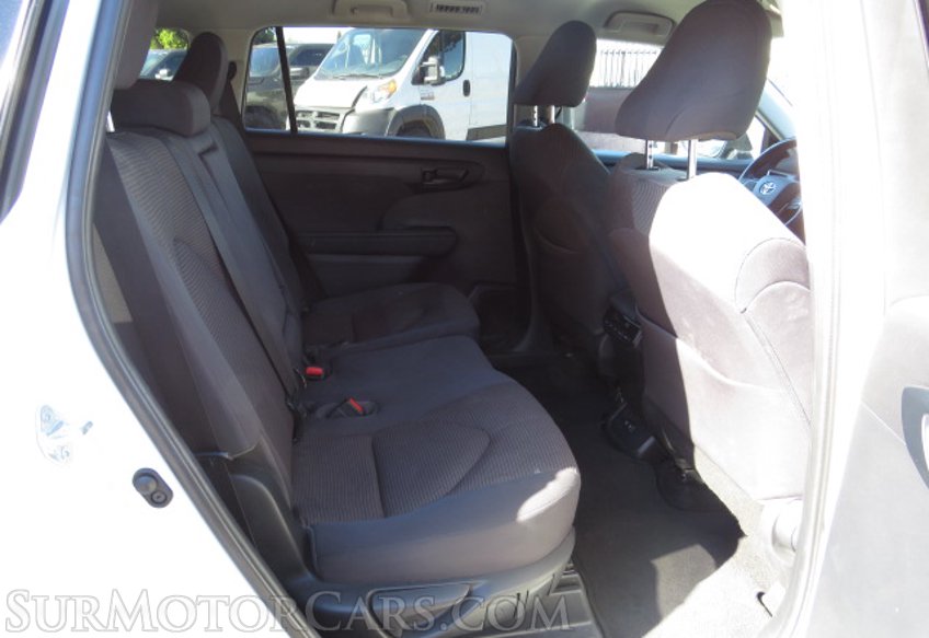 2021 Toyota Highlander - Image 32