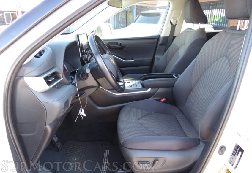 2021 Toyota Highlander - Image 25