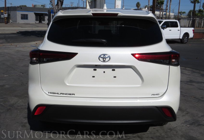 2021 Toyota Highlander - Image 10
