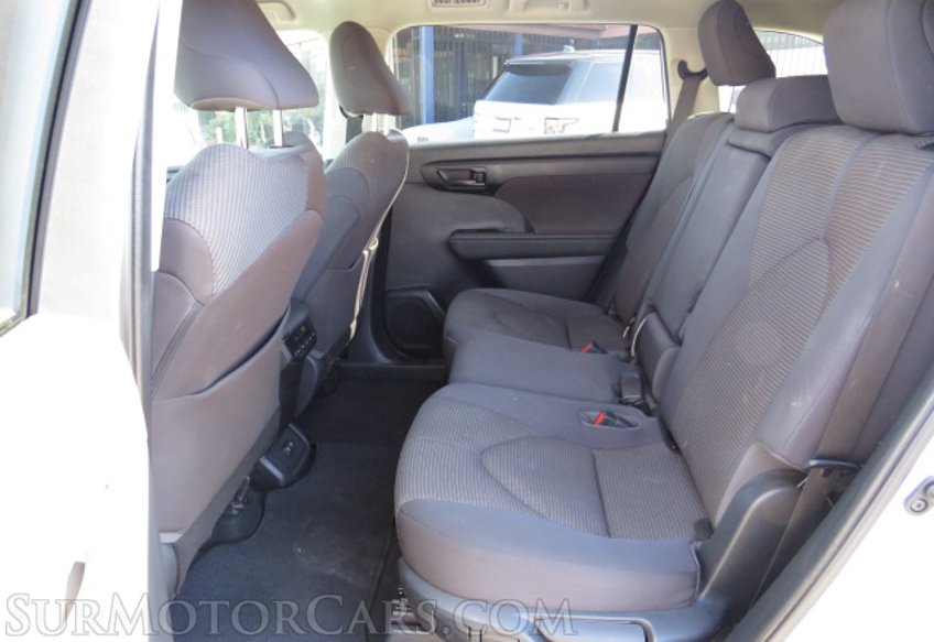 2021 Toyota Highlander - Image 31