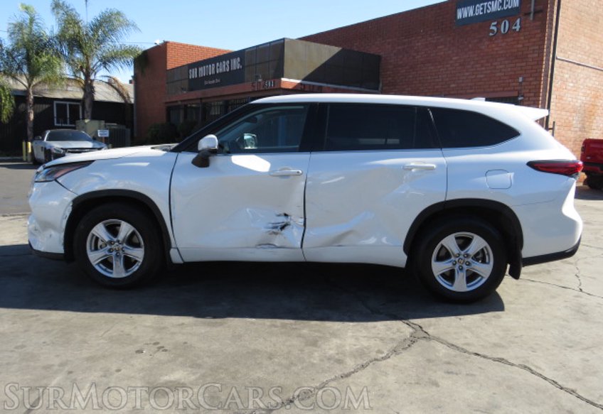 2021 Toyota Highlander - Image 12