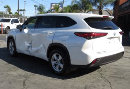 2021 Toyota Highlander - Image 8