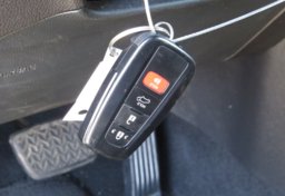 2021 Toyota Highlander - Image 40