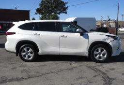 2021 Toyota Highlander - Image 11