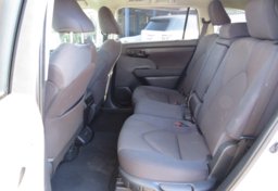 2021 Toyota Highlander - Image 31