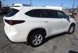 2021 Toyota Highlander - Image 5