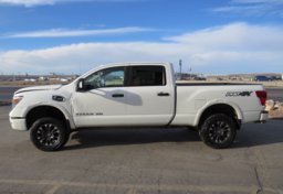 2017 Nissan Titan XD - Image 9