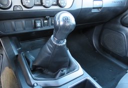 2019 Toyota Tacoma 4WD - Image 44