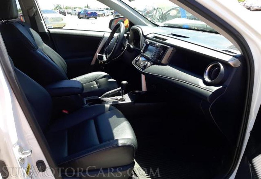 2015 Toyota RAV4 - Image 5