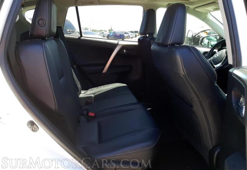 2015 Toyota RAV4 - Image 6