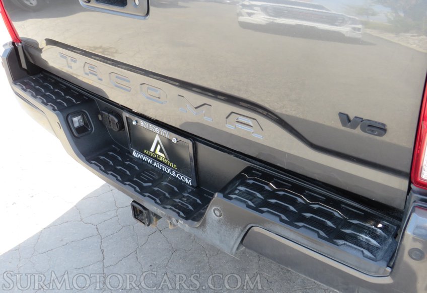 2016 Toyota Tacoma - Image 13