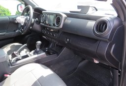 2016 Toyota Tacoma - Image 20