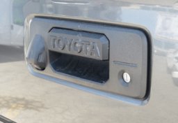 2016 Toyota Tacoma - Image 18