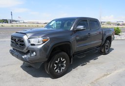 2016 Toyota Tacoma - Image 3