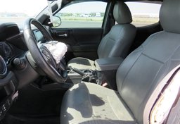 2016 Toyota Tacoma - Image 21