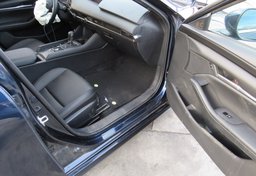 2021 Mazda Mazda3 Hatchback - Image 22