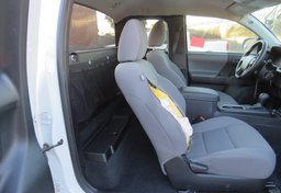 2022 Toyota Tacoma - Image 25